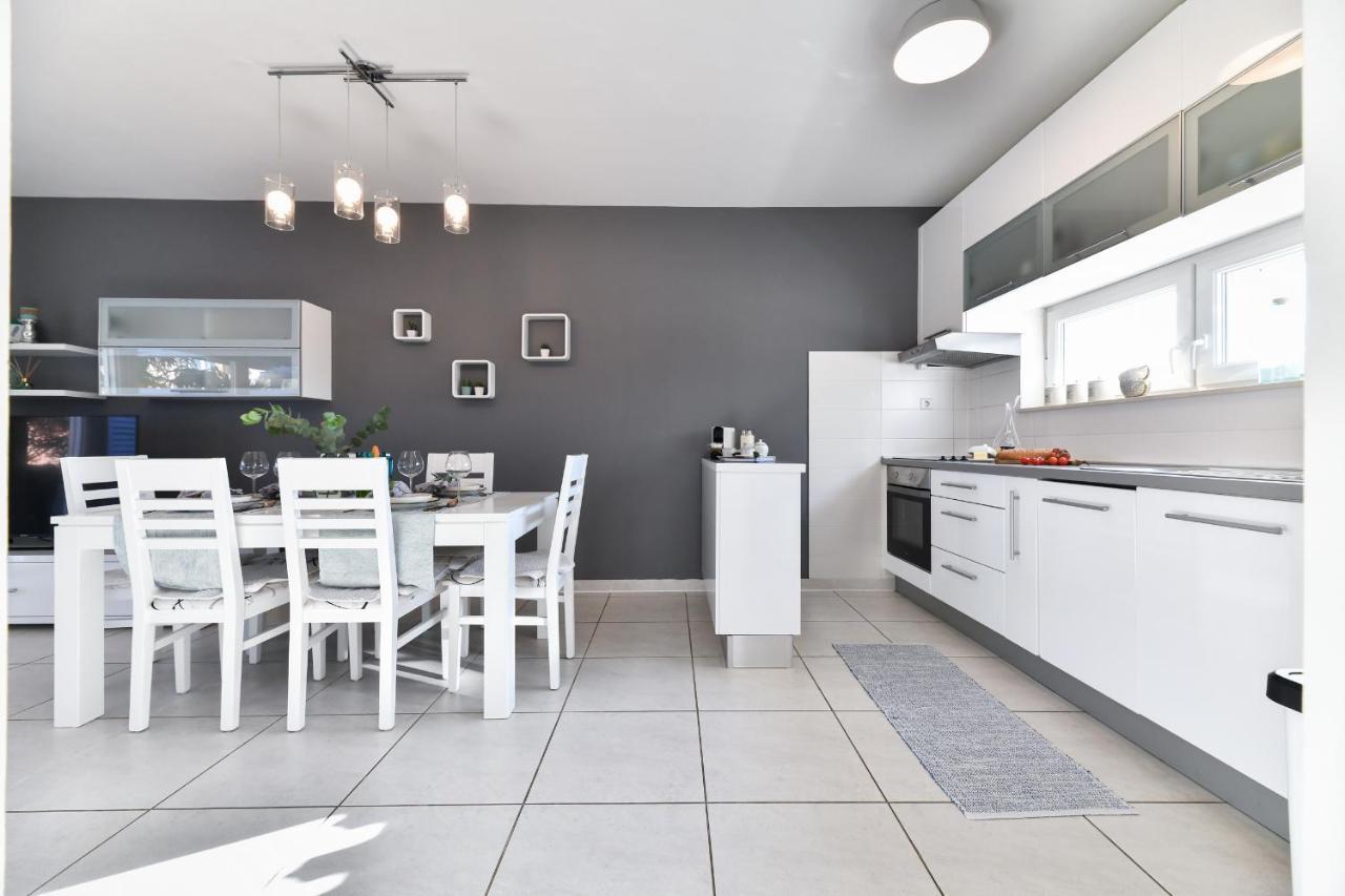 Deluxe Triplex Antea Villa Sukošan Dış mekan fotoğraf